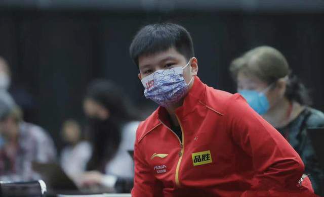 丝袜长腿美女老师与我日日激情